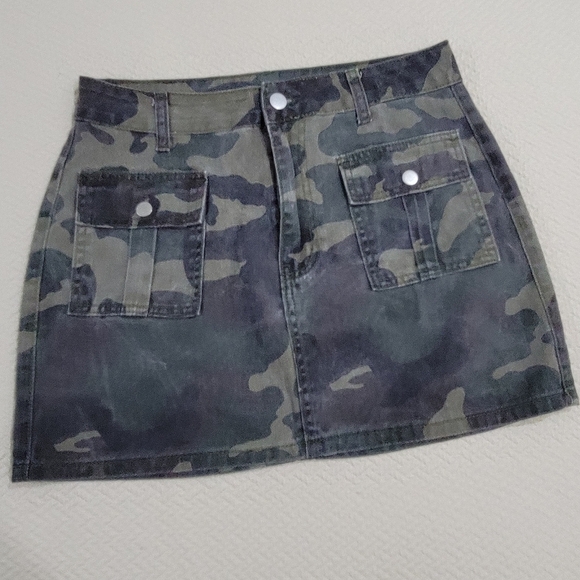 Shein Camo camouflage mini skirt Size 6 - Picture 4 of 10